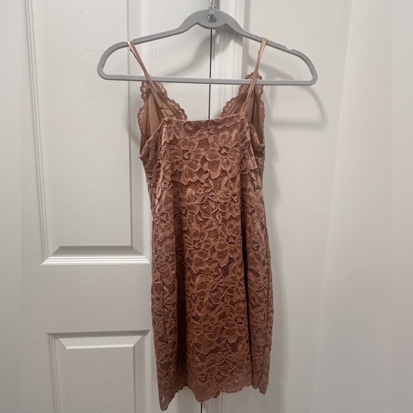 Zara brand, Mini Lace Dress - Picture 2 of 5